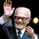 Dedicato un busto a Sando Pertini nel carcere di Turi: a quarant''anni dalla sua elezione a Presidente della Repubblica